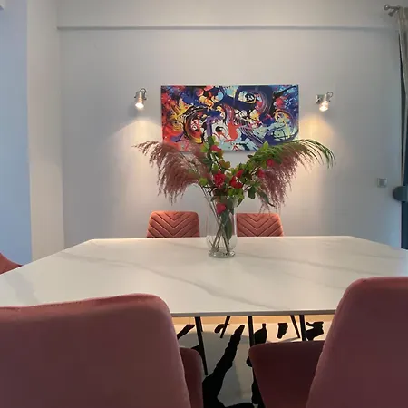 Luxury In The Center דירה